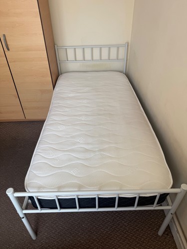 White single metal - metal, frame